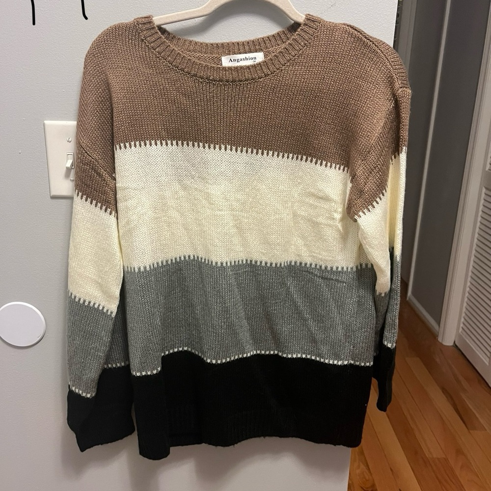 Never worn. Excellent condition.